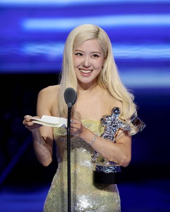 블랙핑크 로제, MTV VMA '올해의 노래' 수상 [MTV VMA 공식 엑스(X·옛 트위터) 캡처. 재판매 및 DB 금지]