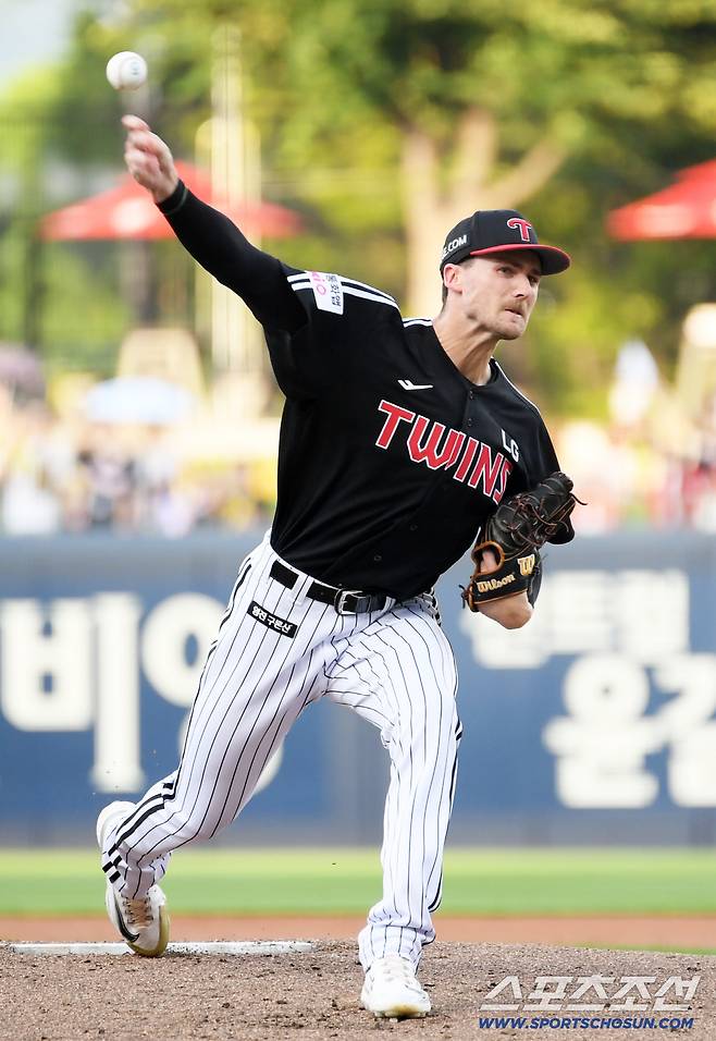 24일 광주 기아챔피언스필드에서 열린 KIA 타이거즈와 LG 트윈스의 경기. LG 톨허스트가 역투하고 있다. 광주=박재만 기자 pjm@sportschosun.com/2025.08.24/