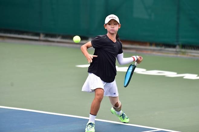 여자 12세부 단식 결승에 오른 최윤설