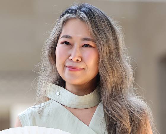 넷플릭스 애니메이션 '케이팝 데몬 헌터스'의 매기 강 감독은 한국 문화와 K팝의 독특한 결합으로 전 세계가 공감하는 작품을 만들었다는 평가를 받는다. 사진 연합뉴스