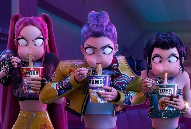 Zoey, Rumi and Mira eat ramyeon in "KPop Demon Hunters" [NETFLIX]