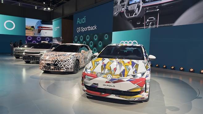 8일(현지시간) 독일 뮌헨에서 열린 ‘IAA 모빌리티 2025’에서 폭스바겐이 공개한 2만 유로(약 3200만원) 대 전기차 ‘ID. 폴로’. [박제완 기자]