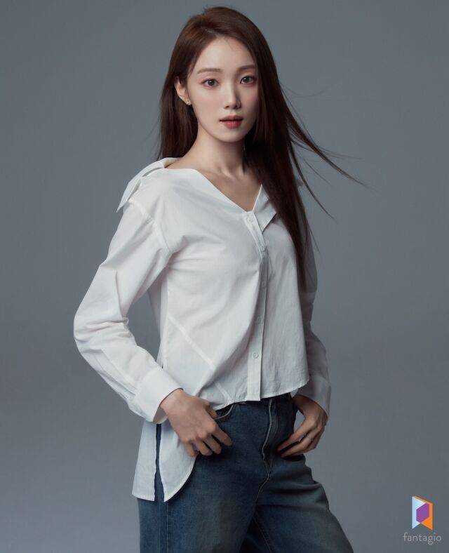 이성경 / 판타지오