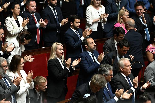 8일(현지시간) 프랑스 정부의 긴축 예산안에 대한 신임 투표를 앞두고 열린 의회 임시 회기의 모습. [AFP]