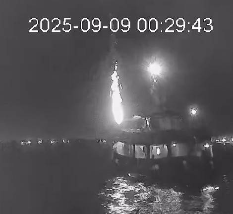 툰베리 탄 구호선단 "튀니지 항구서 드론 공격 받아" [GSF 제공. 재판매 및 DB 금지]