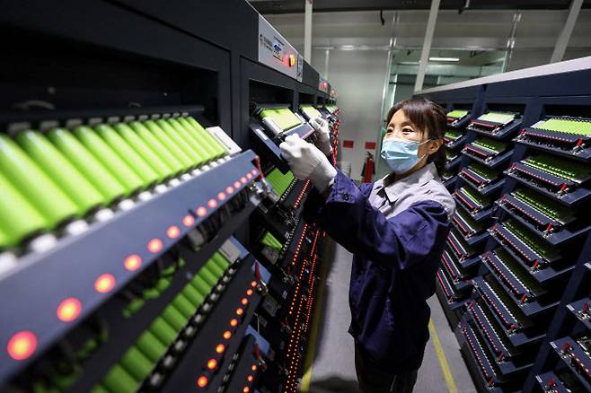 중국 동부 안후이성 화이베이의 한 리튬 배터리 생산 공장.  (사진=AFP)