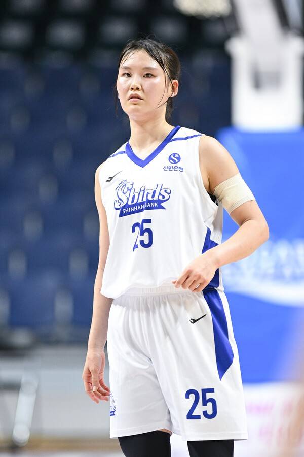 아시아쿼터제로 뽑힌 신한은행 에스버드 센터 미마 루이. /사진=WKBL