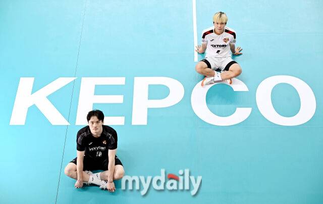 한국전력 정민수와 김정호./송일섭 기자