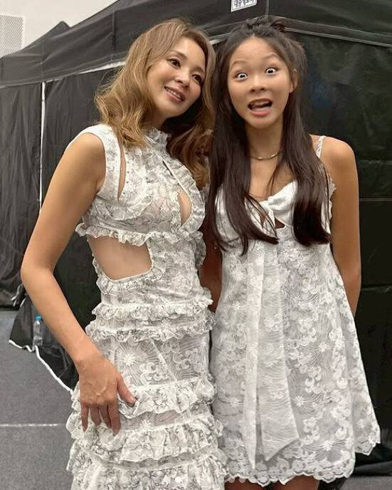 야노 시호, 추사랑./소셜미디어