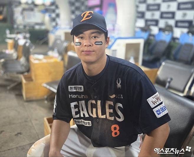 한화 이글스 4번타자 노시환이 9일 부산 사직야구장에서 열린 2025 신한 SOL Bank KBO리그 롯데 자이언츠와의 팀 간 14차전에서 2안타 1홈런 4타점을 기록, 팀 승리를 이끌었다. 엑스포츠뉴스