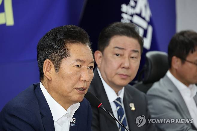 더불어민주당 대구ㆍ경북 예산정책협의회 (서울=연합뉴스) 박동주 기자 = 9일 서울 여의도 국회 의원회관에서 열린 2025 더불어민주당 대구ㆍ경북 예산정책협의회에서 정청래 대표가 발언하고 있다. 2025.9.9 pdj6635@yna.co.kr