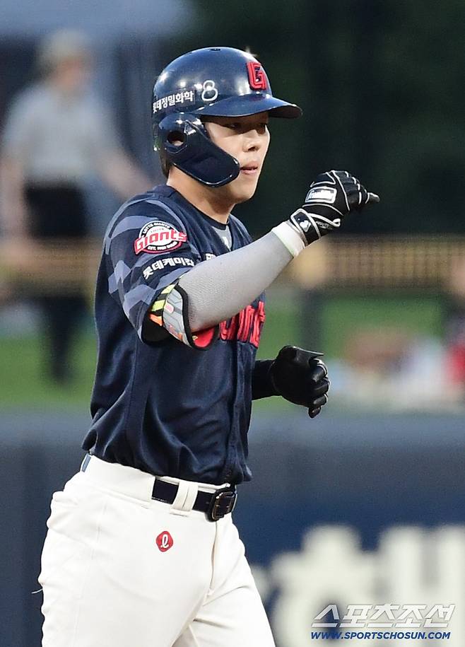 11일 광주 기아챔피언스필드에서 열린 KIA와 롯데의 경기. 1회초 1타점 2루타 날린 롯데 고승민. 광주=송정헌 기자songs@sportschosun.com/2025.09.11/