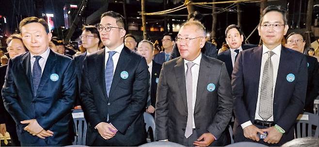 이재명 대통령 ‘국민 임명식’에는 10대 그룹 총수 등 기업인도 다수 참석했다. 왼쪽부터 신동빈 롯데그룹 회장, 구광모 LG그룹 회장, 정의선 현대자동차그룹 회장, 이재용 삼성전자 회장. /김범준 기자