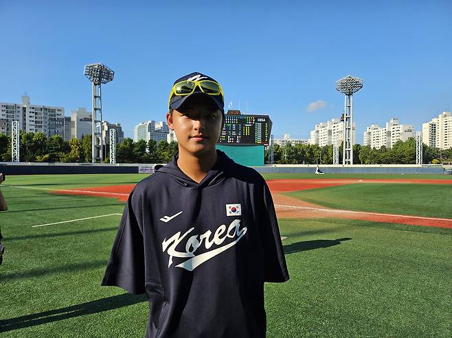 Park Jun-hyun, a right-handed senior pitcher at Bugil High School [KO BONG-JUN]