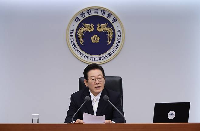 이재명 대통령이 11일 용산 대통령실에서 열린 수석보좌관회의에서 발언하고 있다. ⓒ연합뉴스