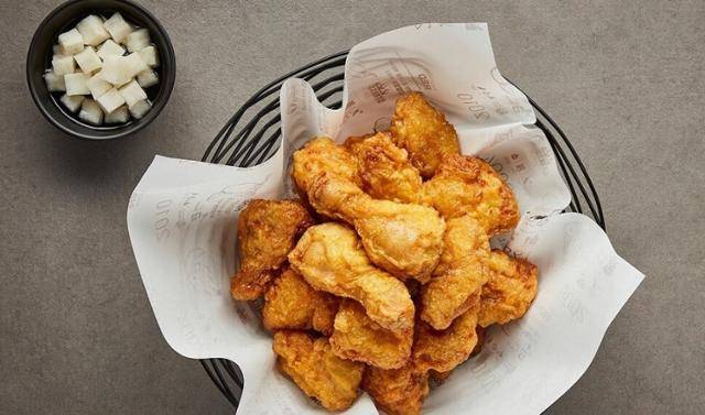 교촌치킨의 치킨 메뉴. 교촌에프앤비 제공.