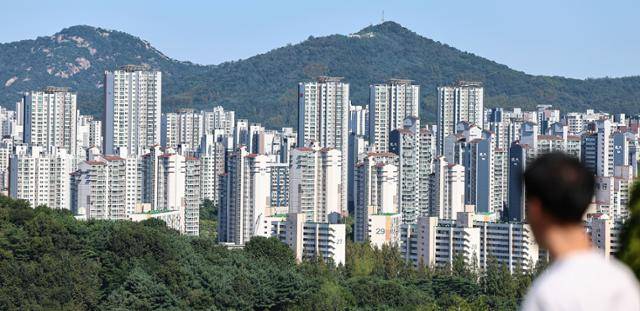 11일 서울 시내에서 바라본 아파트 단지. 뉴스1