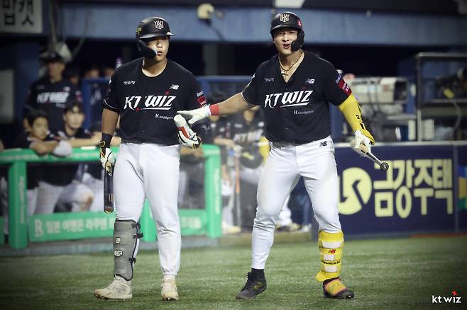 KT 강백호-안현민. KT 제공