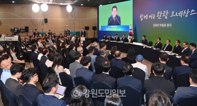 ▲ 이재명 대통령이 12일 강원도 춘천시 강원창작개발센터에서 열린 네 번째 타운홀 미팅 ‘강원의 마음을 듣다’에서 발언하고 있다.김정호 기자