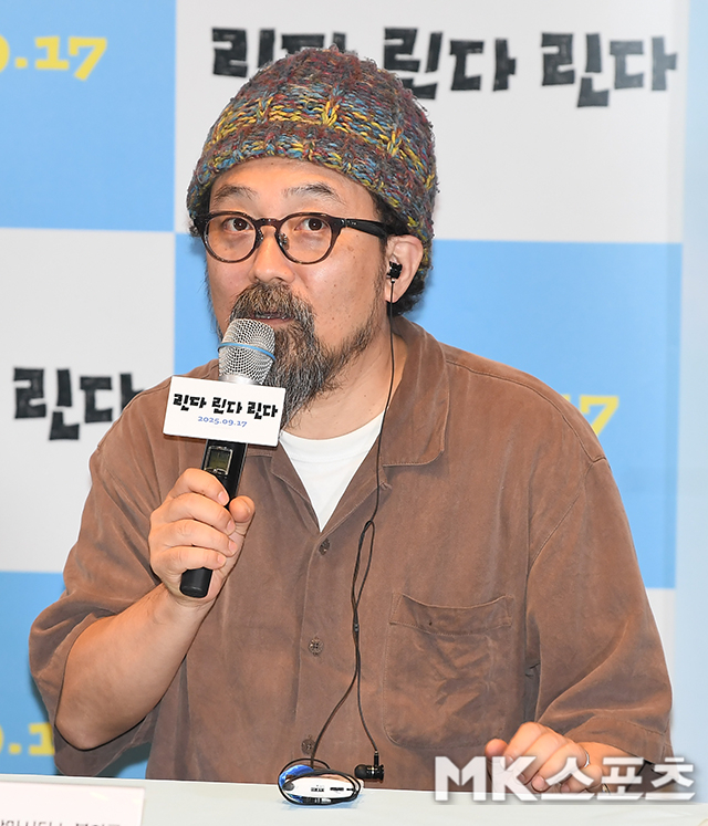 12일 오후 서울 강남구 메가박스 코엑스에서 20주년을 기념해 4K 리마스터링으로 재개봉하는 ‘린다 린다 린다’의 언론/배급 시사회 및 기자간담회가 열렸다. 자리에는 배우 배두나를 비롯해, 마에다 아키, 카시이 유우, 세키네 시오리, 그리고 야마시타 노부히로 감독이 참석했다.  / 사진 = 천정환  기자