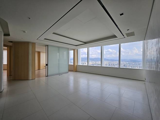 시그니엘 레지던스 전용면적 206㎡ 내부 전경 [서정은 기자]