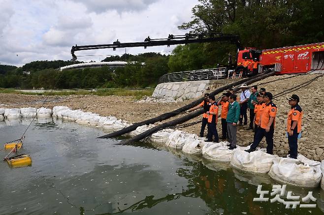 소방청은  장기 가뭄으로 생활용수 확보에 어려움을 겪고 있는 강릉시에 12일 중앙119구조본부가 보유한 분당 45000리터급 대용량포방사시스템을 활용해 하루 최대 1만 톤 이상 공급할 계획이라고 밝혔다. 전영래 기자