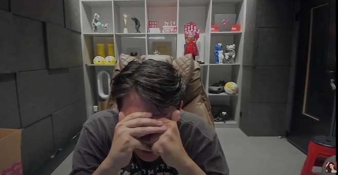 유튜버 오킹 라이브 방송 캡처