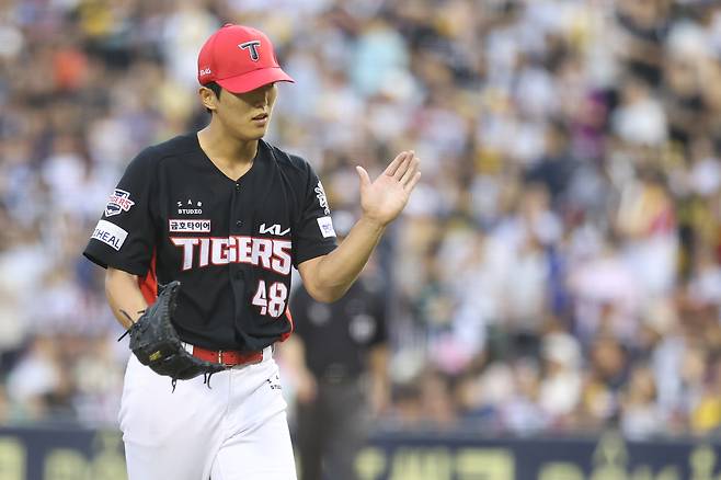KIA 타이거즈 투수 이의리가 13일 열린 KBO리그 잠실 LG 트윈스전에서 역투를 펼쳤다. (KIA 타이거즈 제공)