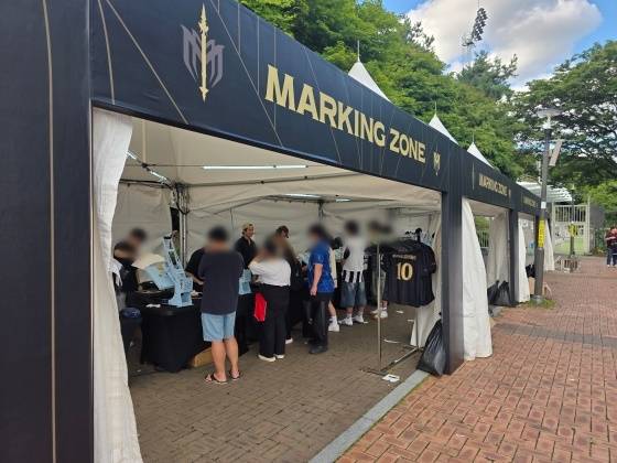 ‘2025 아이콘매치’ 외부 부스 현장