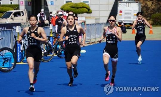 2022 항저우 아시안게임 철인3종경기 여자대표선발전 경기모습. [연합뉴스 자료사진]