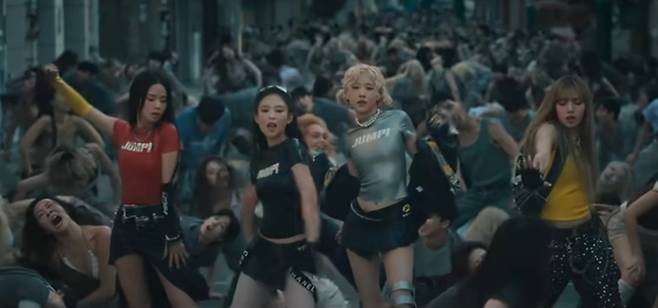 블랙핑크 ‘뛰어’ 뮤직비디오. 사진ㅣ블랙핑크 ‘뛰어’ 뮤직비디오 캡처