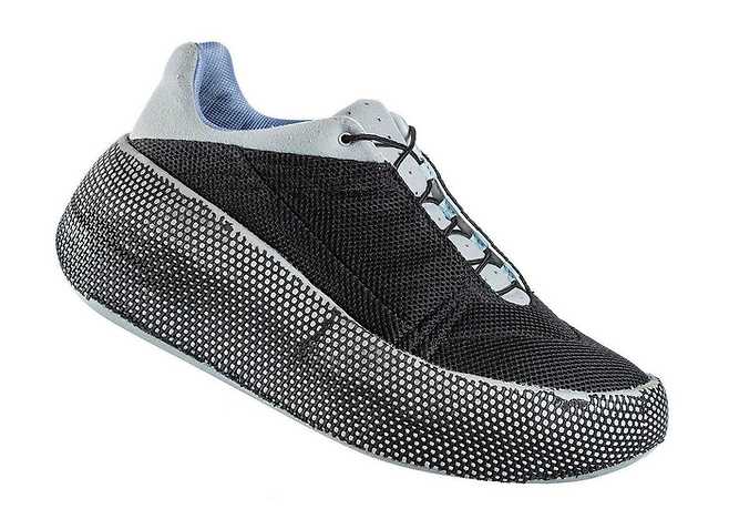 2009년 초창기 호카가 만든 프로토타입 운동화