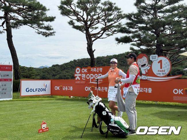 12일부터&nbsp;14일까지 나흘간 경기도 포천 아도니스 컨트리클럽에서는 OK금융그룹 주력 계열사인&nbsp;OK저축은행이 한국여자프로골프투어(KLPGA)&nbsp;정규 투어&nbsp;‘OK저축은행 읏맨 오픈을 개최한다. / OSEN DB