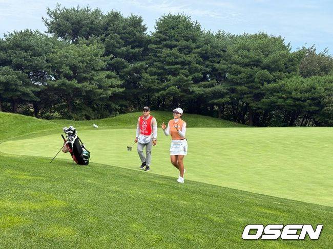 12일부터&nbsp;14일까지 나흘간 경기도 포천 아도니스 컨트리클럽에서는 OK금융그룹 주력 계열사인&nbsp;OK저축은행이 한국여자프로골프투어(KLPGA)&nbsp;정규 투어&nbsp;‘OK저축은행 읏맨 오픈을 개최한다. / OSEN DB