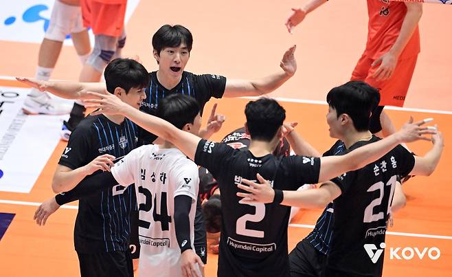 득점 후 기뻐하는 현대캐피탈 선수들 [한국배구연맹 제공. 재판매 및 DB 금지]