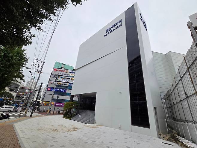 8일 오후 경기 광명시 철산동 '철산역 자이' 견본주택. /방재혁 기자