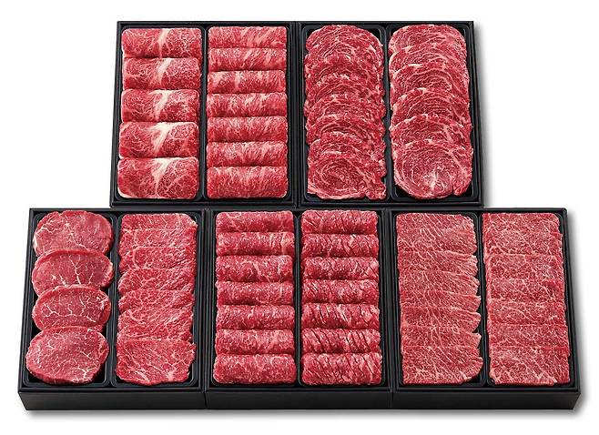 갤러리아백화점이 200만원에 판매 중인 '9+ 갤러리아 한우 세트 1호' 제품/갤러리아백화점 제공