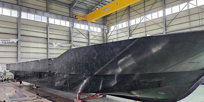 HDPE 소재로 만들고 있는 선박 모습. ⓒ데일리안 장정욱 기자