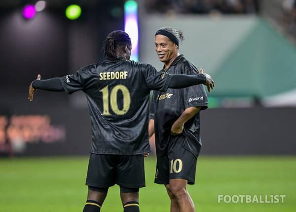 클라렌스 세이도르프(왼쪽), 호나우지뉴(오른쪽, FC스피어). 서형권 기자