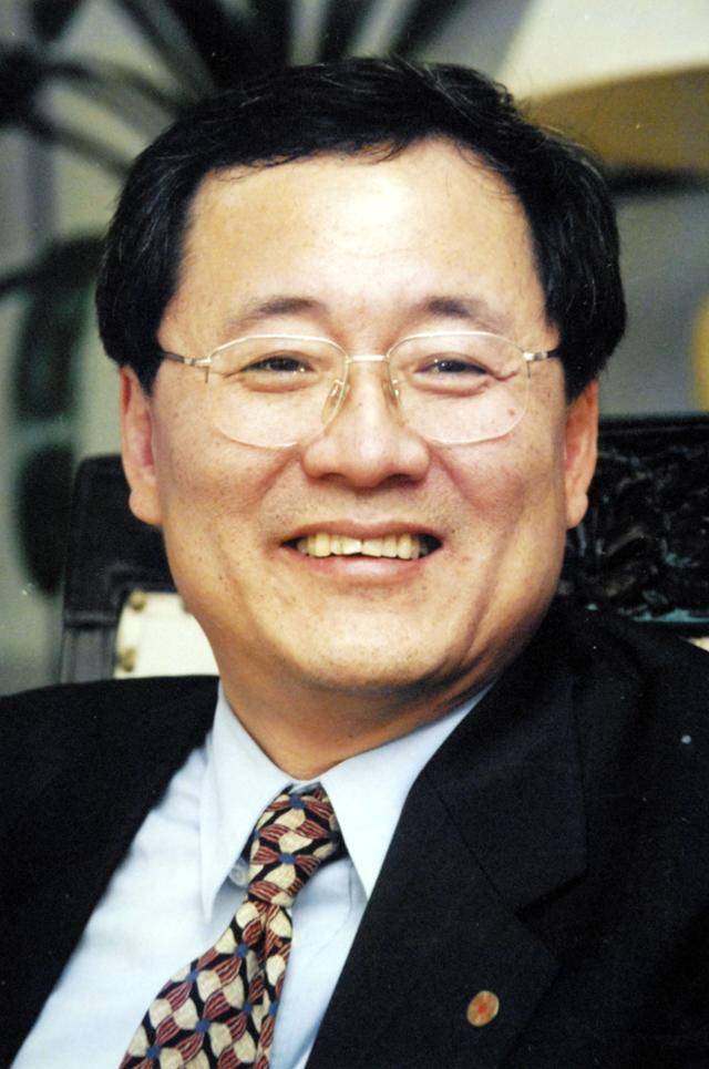 김택기 전 동부화재 사장. 한국일보 자료사진
