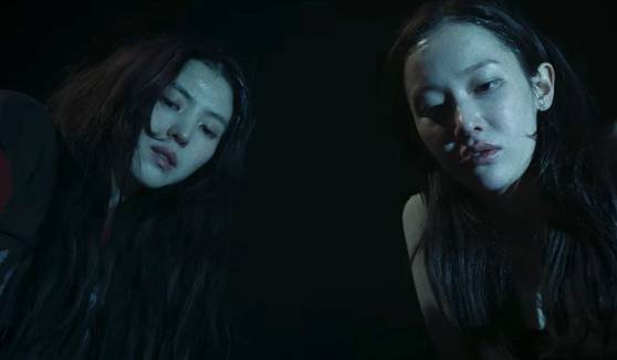 토론토 국제영화제에서 첫 공개된 영화 '프로젝트 Y'의 한 장면. 한소희(왼쪽)와 전종서의 여성 버디 무비다. 사진 플러스엠 엔터테인먼트