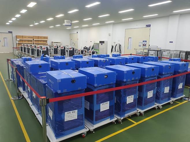 칠러 작업장 내부. 화성=윤현주 기자