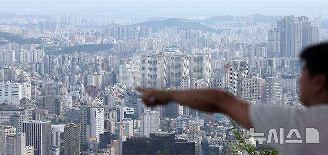 [서울=뉴시스] 홍효식 기자 = 남산에서 바라본 서울 아파트 모습. 2025.09.07. yesphoto@newsis.com