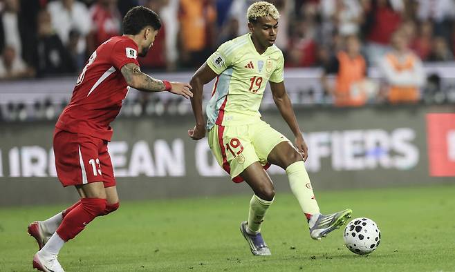 라민 야말(오른쪽). EPA연합뉴스