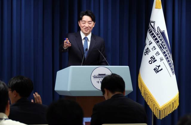 질문받는 강훈식 대통령 비서실장. 연합뉴스