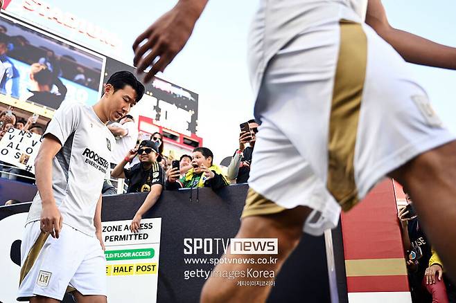 ▲ 손흥민이 LAFC 입성 이후 4경기 2골 1도움이라는 결코 가볍지 않은 출발을 보여주고 있다. MLS 특유의 빠른 전환, 강한 피지컬이 혼재된 리그에 적응하는 속도가 한층 빨라졌다는 평가다.