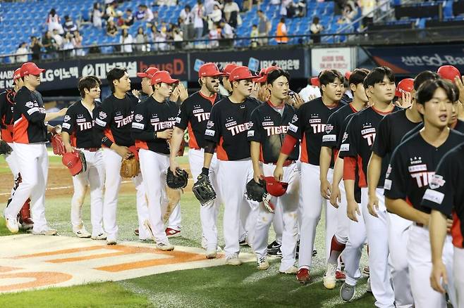▲ 포스트시즌을 포기하지 않은 채 최선의 노력을 다하고 있는 KIA ⓒKIA타이거즈