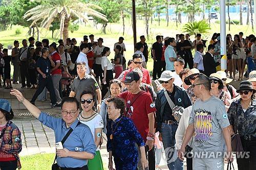 중국 단체 관광객 [연합뉴스 자료사진]