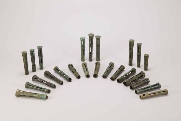 원통모양 청동기. /국립김해박물관