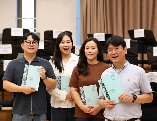 테너 조정빈(왼쪽부터), 소프라노 박준원, 알토 유송이, 베이스 유지훈(사진=김태형 기자).